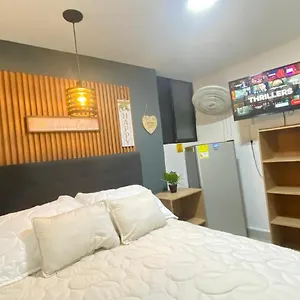 Comoda Independiente En Laureles Estadio Con Bano Privado 3 Personas Apartamento